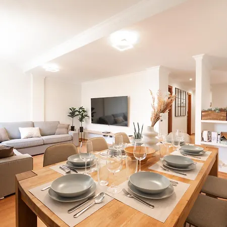 Vistas Residencial L Parking Privado 아파트 *